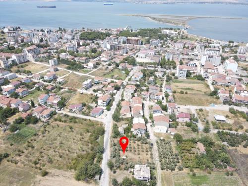 281 m² İMAR İZNİ VAR ALTYAPI DOĞALGAZ MEVCUT OKUL SAĞLIK OCAĞI YANI (193)