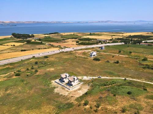 KÖPRÜ VE BOĞAZ MANZARALI MÜSTAKİL ARSA