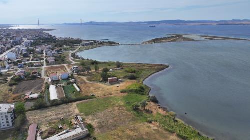 288M² TAM SAHİLDE ALTYAPI DOĞALGAZ MERKEZ İNŞAAT YAPILIR ARSA