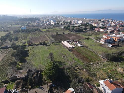 ÇARDAK MERKEZDE İMAR ALANI İÇİNDE 233 m² SATILIK ARSA