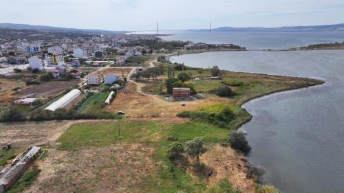 289M² TAM SAHİLDE ALTYAPI DOĞALGAZ MERKEZ İNŞAAT YAPILIR ARSA