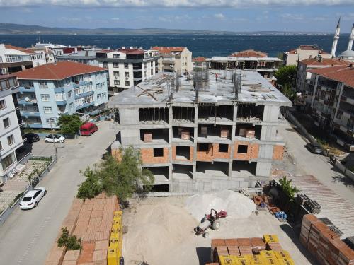 LAPSEKİ MERKEZDE SATILIK 3+1 DAİRELER