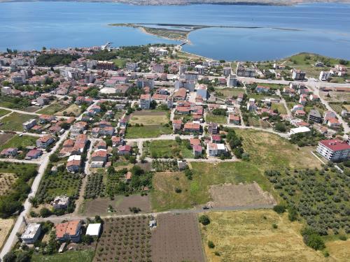 ÇARDAK TAM MERKEZDE 251 M² SATILIK ARSA	