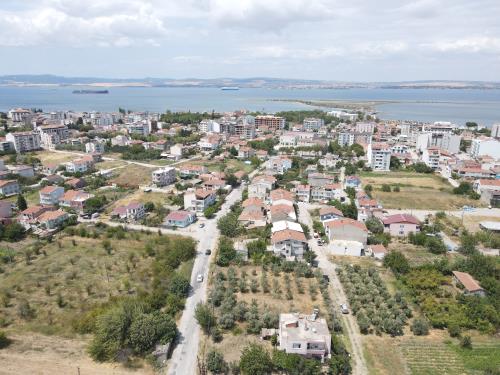 ÇARDAK TAM MERKEZDE 281M² SATILIK ARSA
